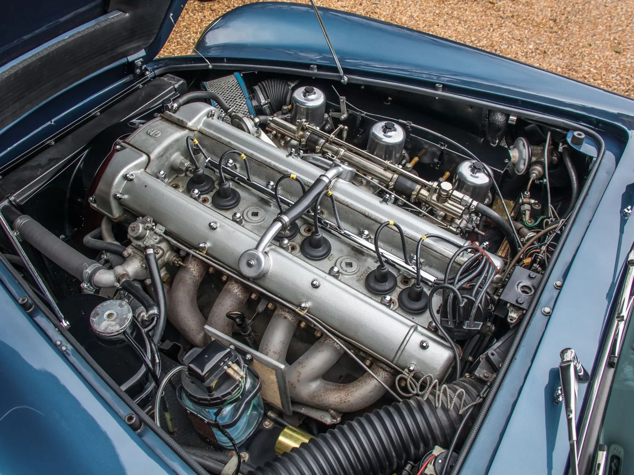 1967 Aston Martin DB6 Mk1, 15/24