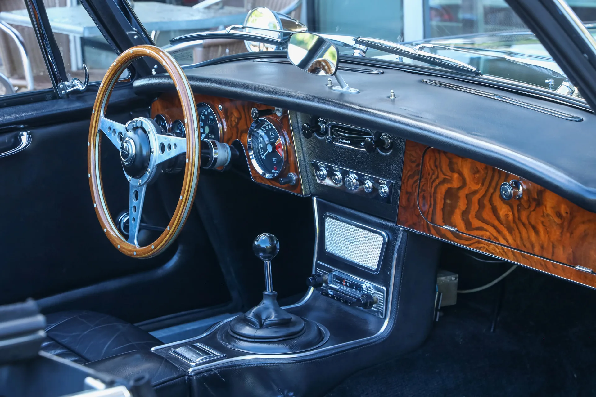 1967 Austin-Healey 3000 Mk III BJ8, 28/30