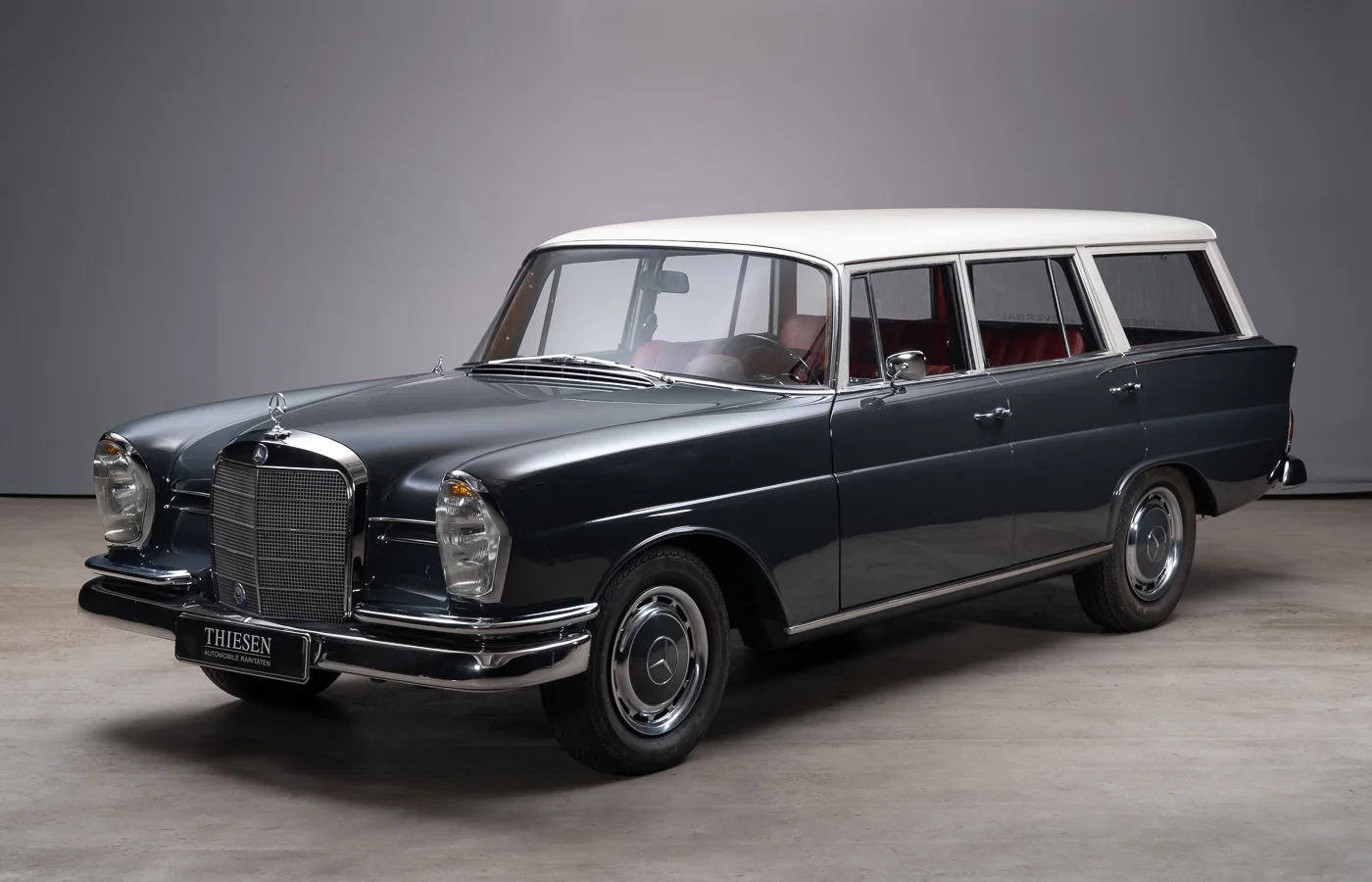 1967 Mercedes-Benz 230 S IMA Universal proposée par un concessionnaire spécialisé à Hamburg, Allemagne, photo principale