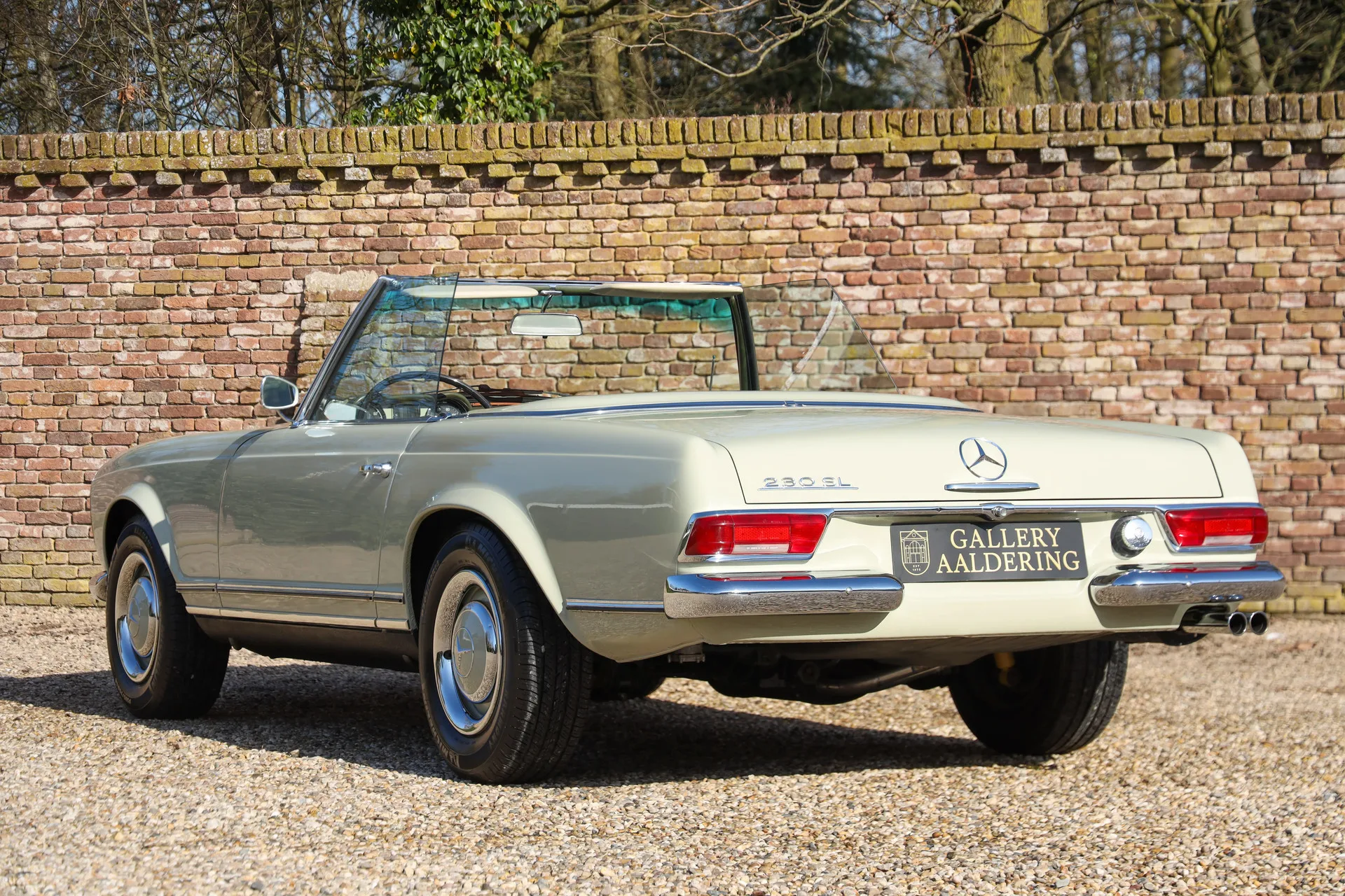 1967 Mercedes-Benz 230 SL, 2/30