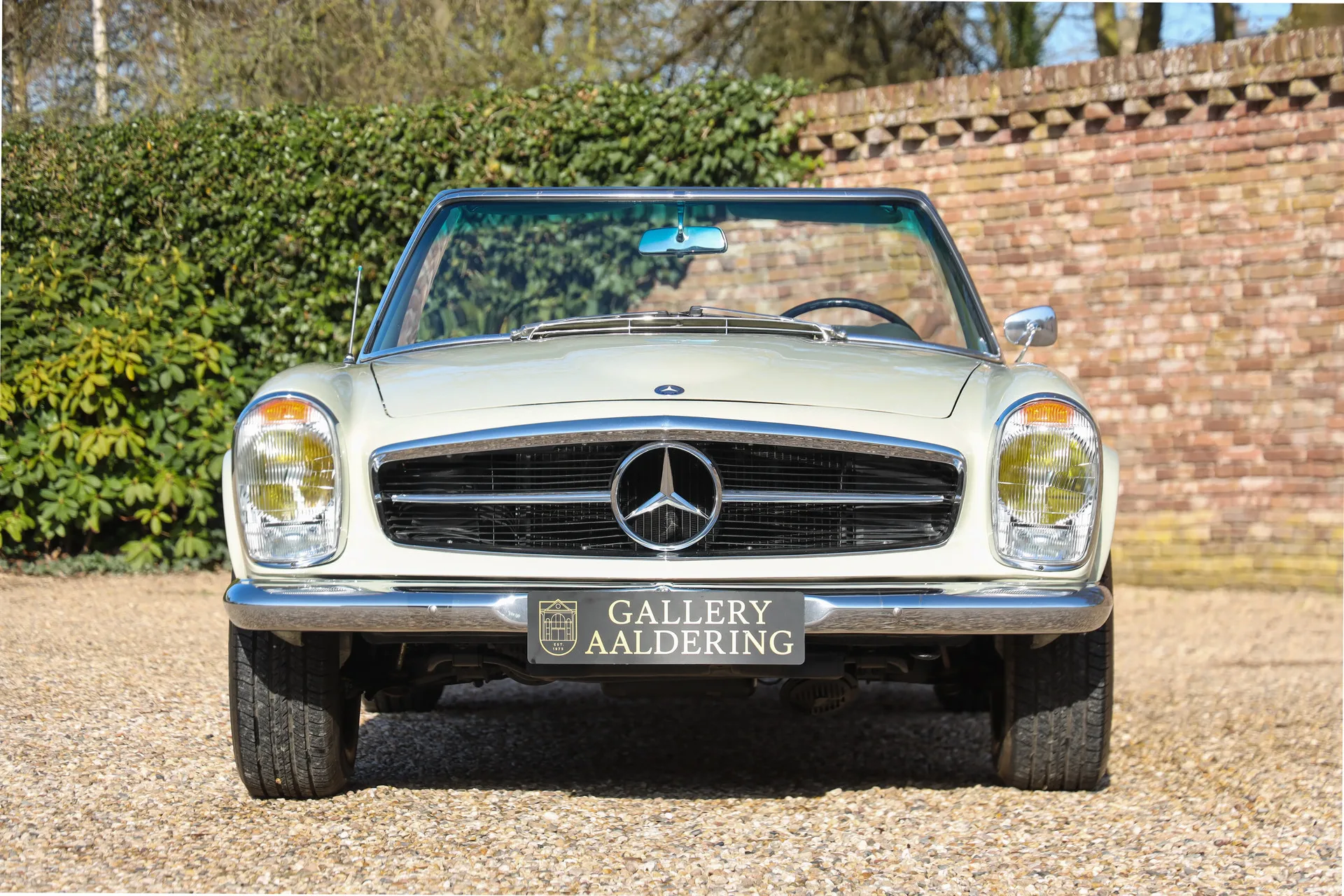 1967 Mercedes-Benz 230 SL, 5/30