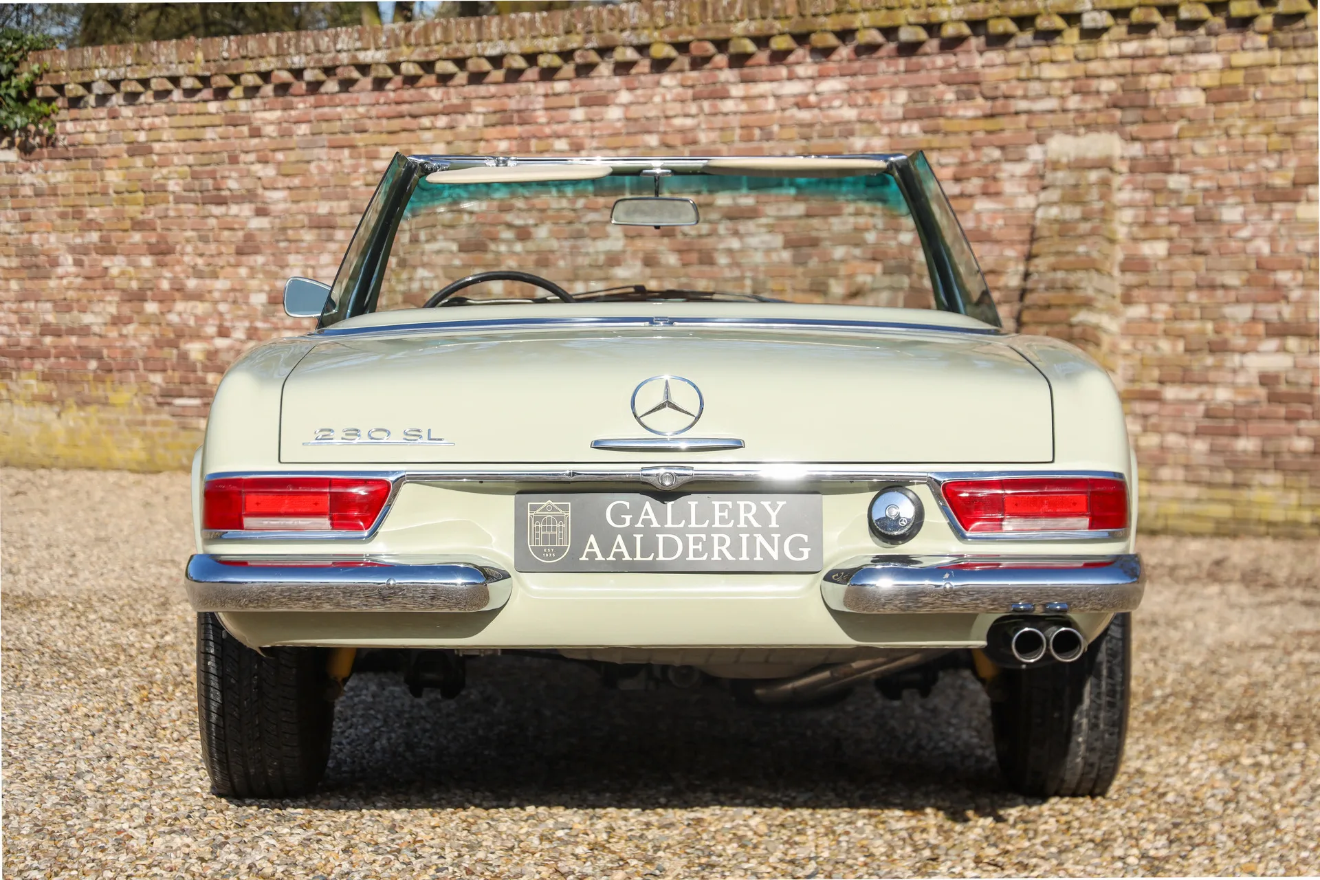 1967 Mercedes-Benz 230 SL, 6/30