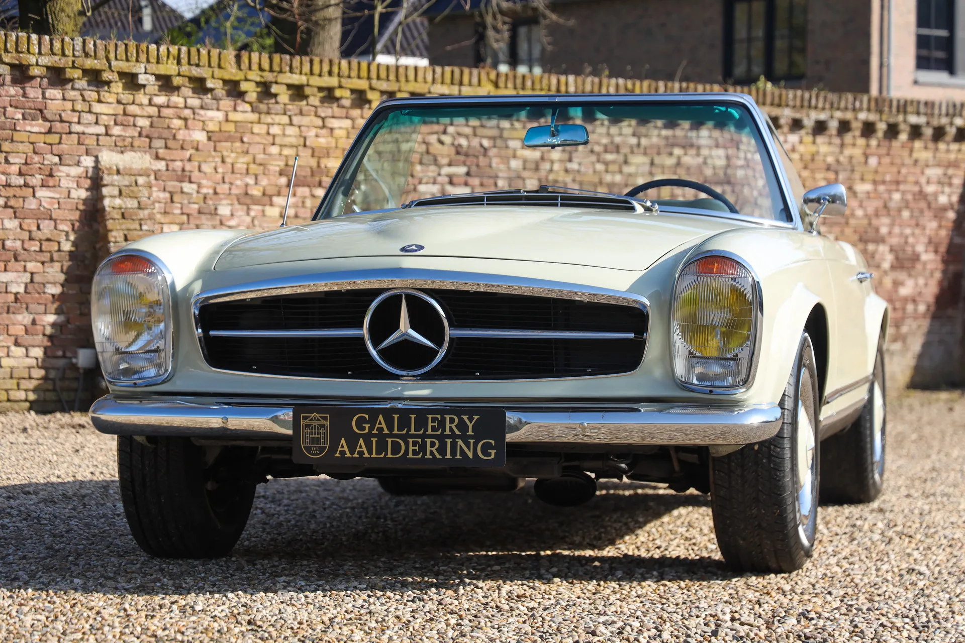 1967 Mercedes-Benz 230 SL, 27/30