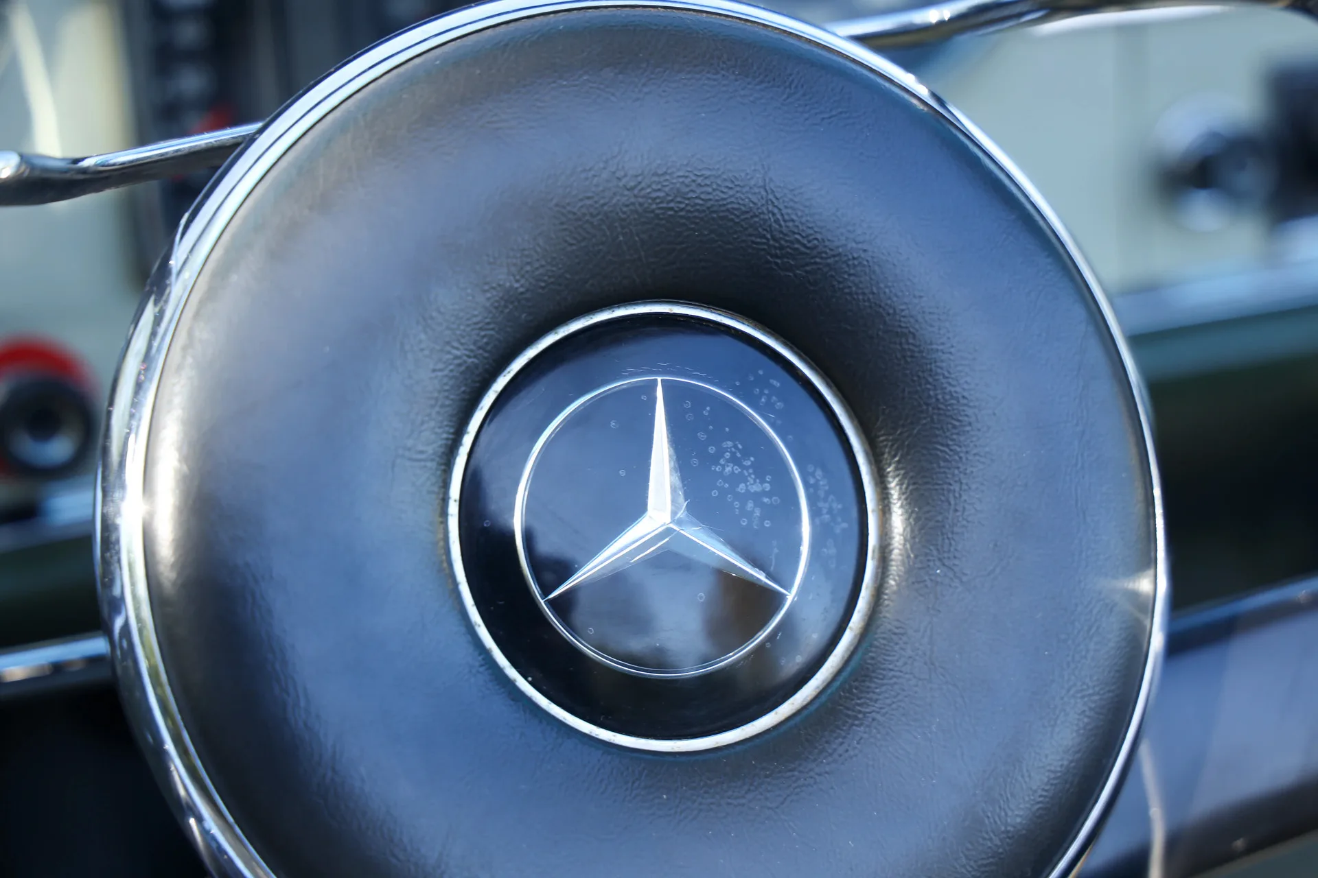 1967 Mercedes-Benz 230 SL, 28/30
