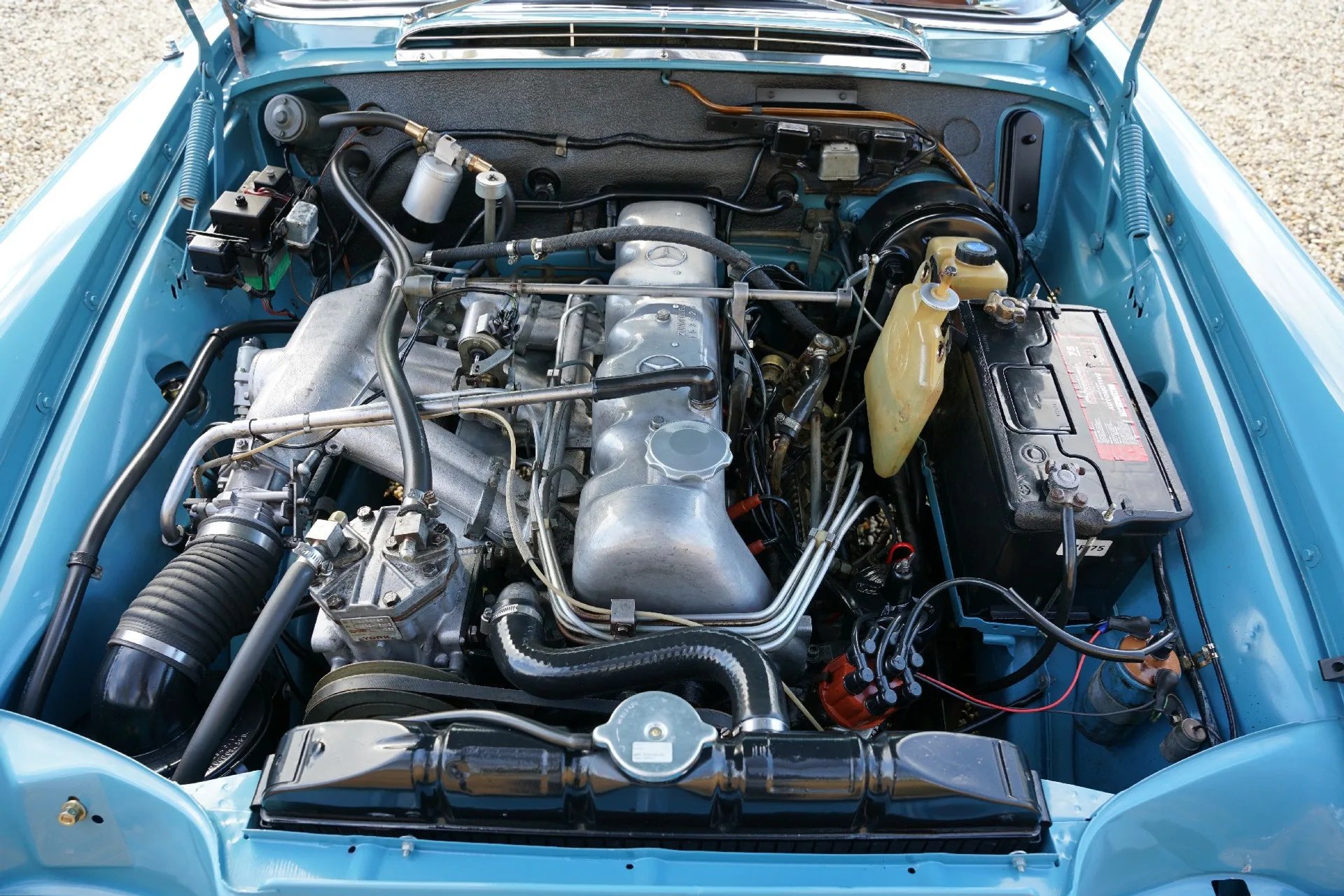 1967 Mercedes-Benz 250 SE Coupé, 4/30