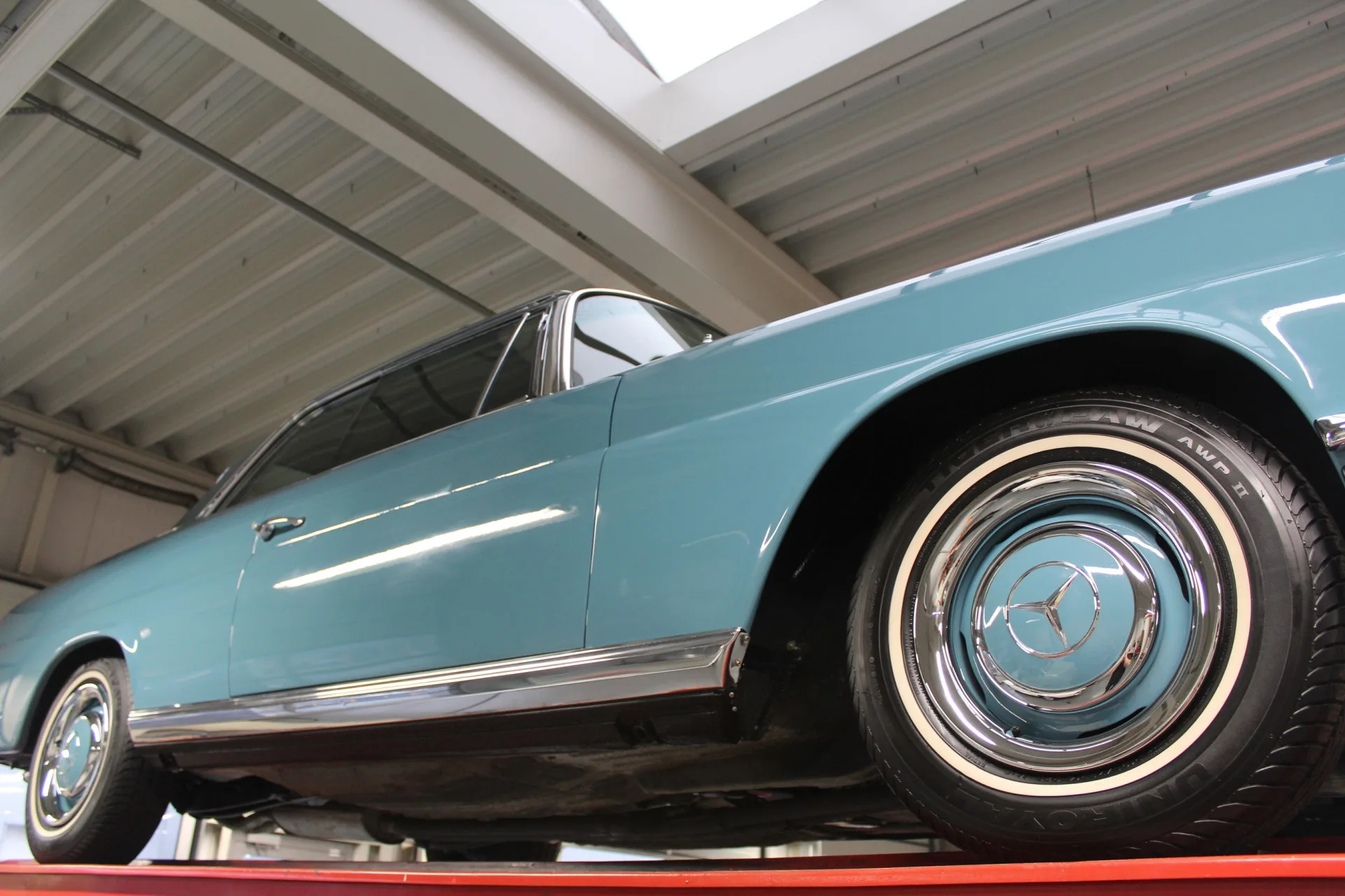1967 Mercedes-Benz 250 SE Coupé, 8/30