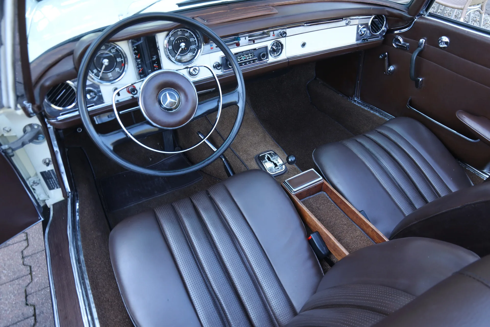 1967 Mercedes-Benz 250 SL, 3/30