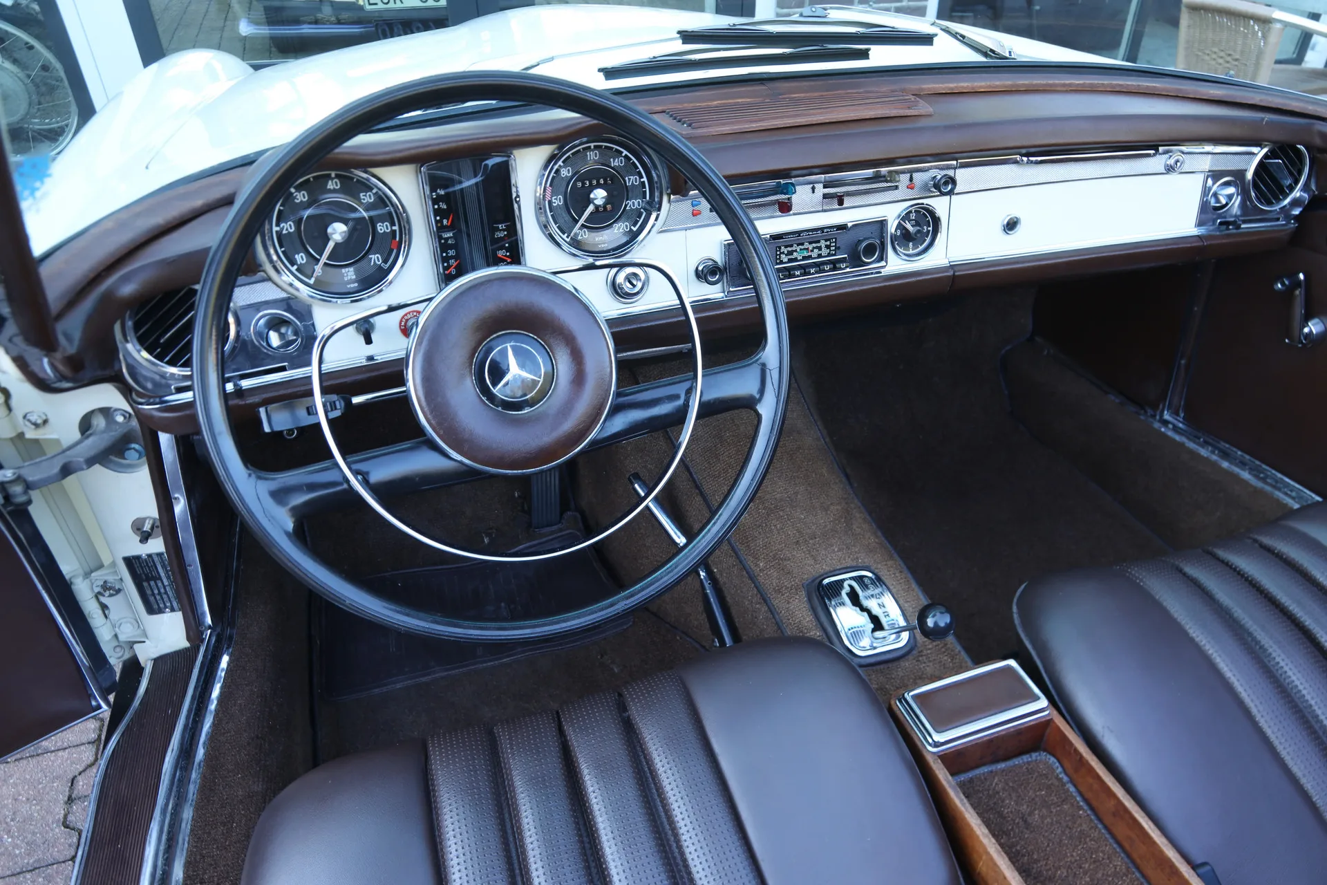 1967 Mercedes-Benz 250 SL, 19/30