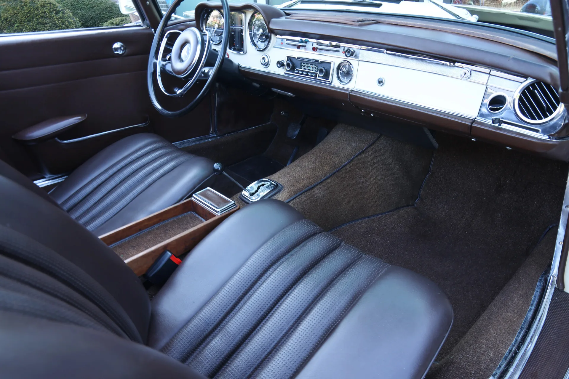 1967 Mercedes-Benz 250 SL, 27/30