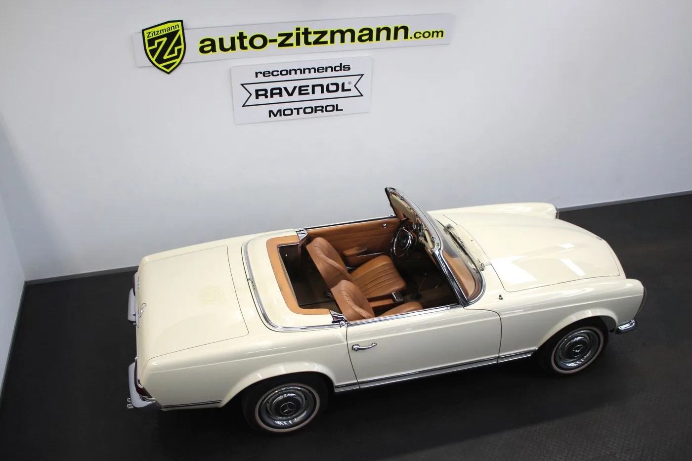 1967 Mercedes-Benz 250 SL Pagoda proposée par un concessionnaire spécialisé à Nuremberg, Allemagne, photo 4 sur 15