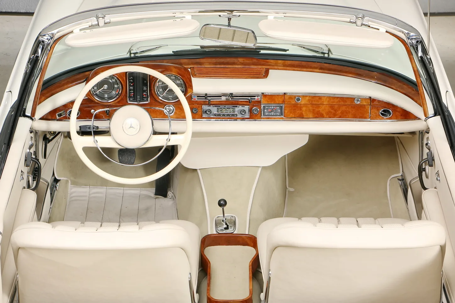 1967 Mercedes-Benz 300 SE Cabriolet 6.3, 11/26