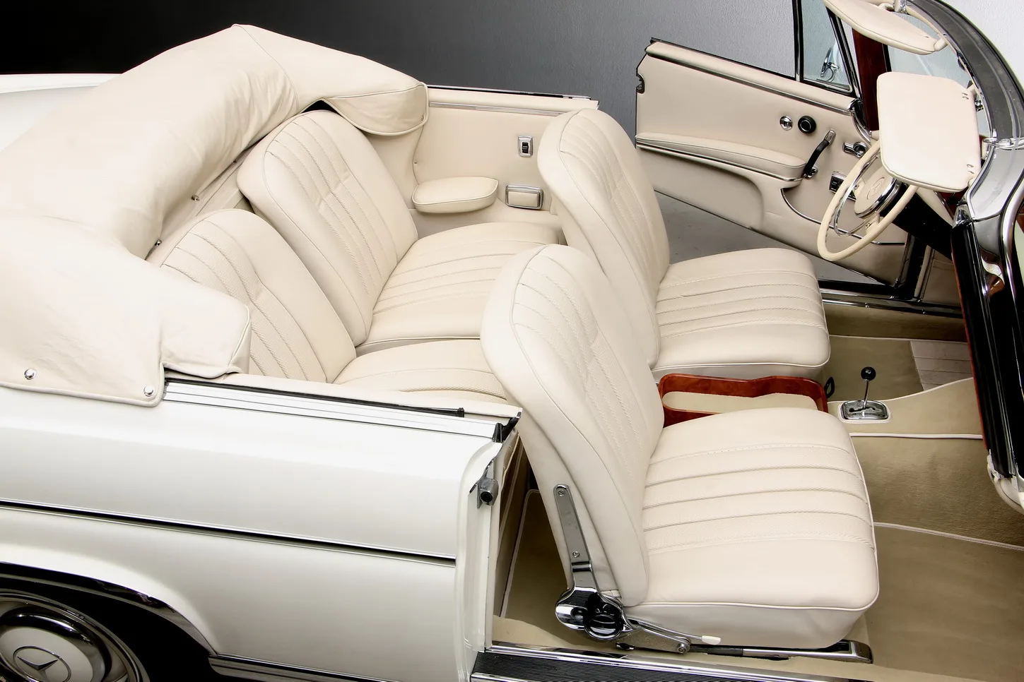 1967 Mercedes-Benz 300 SE Cabriolet 6.3, 17/26