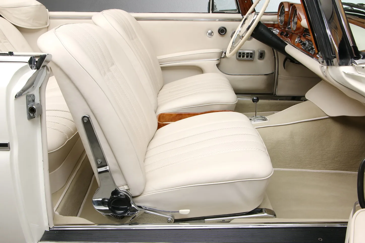 1967 Mercedes-Benz 300 SE Cabriolet 6.3, 18/26