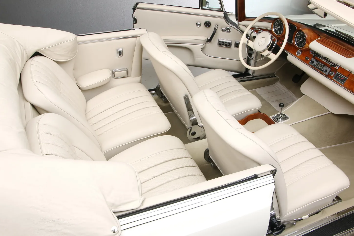 1967 Mercedes-Benz 300 SE Cabriolet 6.3, 19/26