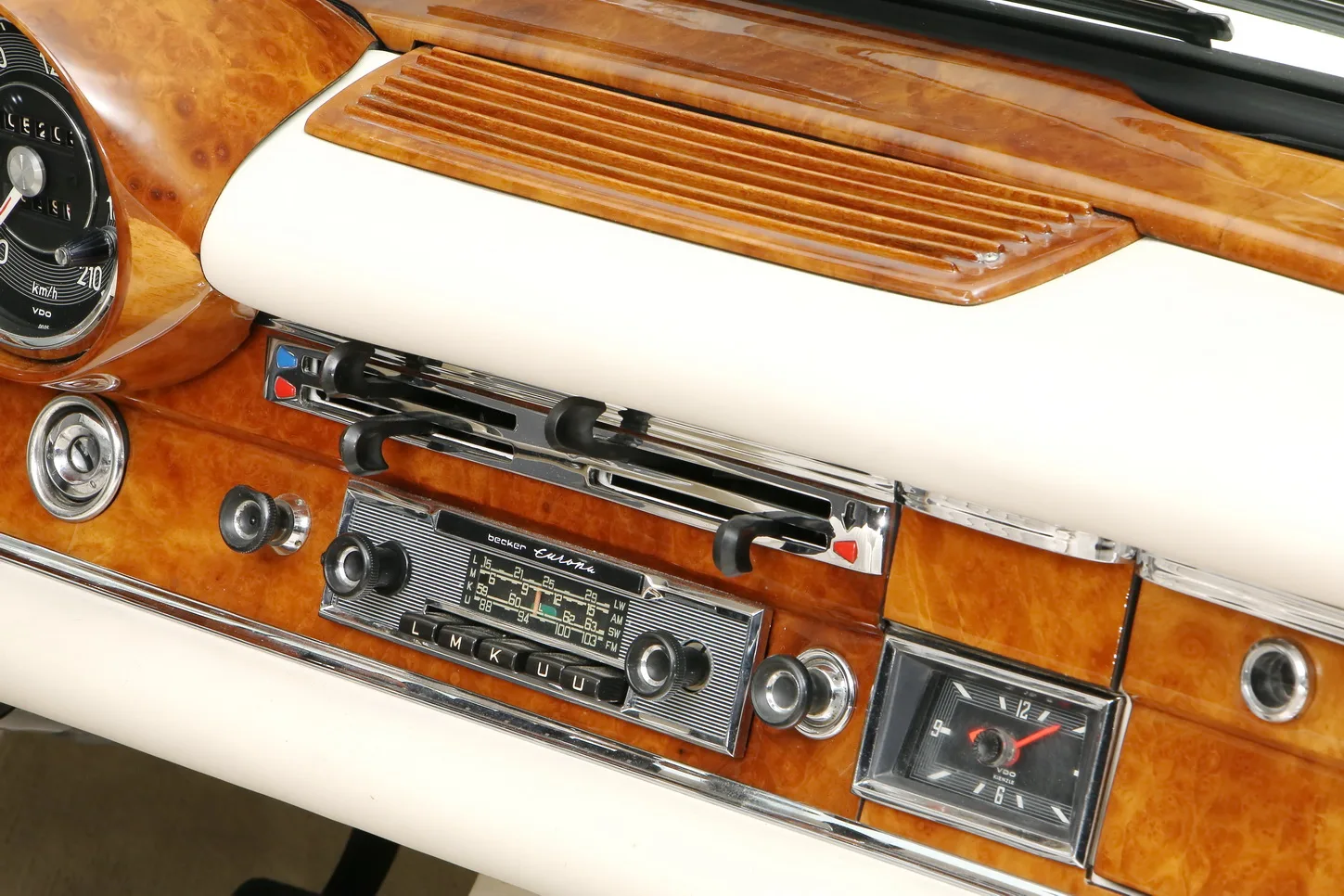 1967 Mercedes-Benz 300 SE Cabriolet 6.3, 22/26