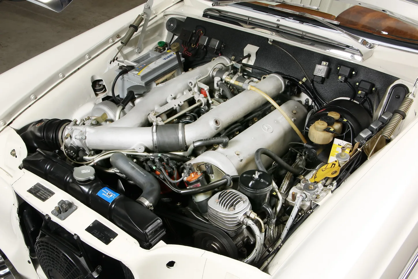 1967 Mercedes-Benz 300 SE Cabriolet 6.3, 25/26