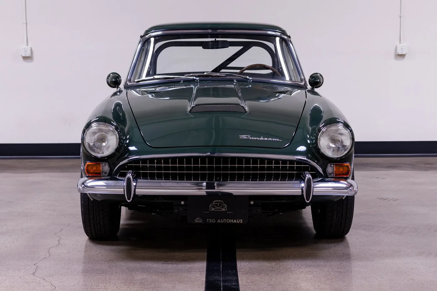 1967 Sunbeam Tiger verkauft von einem Fachhändler in Costa Mesa, Vereinigte Staaten, Foto 3 von 15