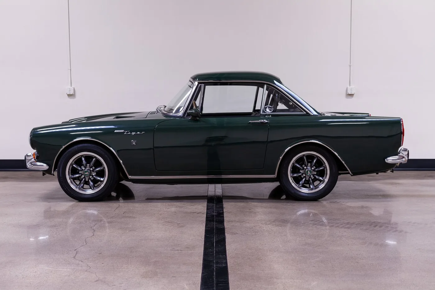 1967 Sunbeam Tiger verkauft von einem Fachhändler in Costa Mesa, Vereinigte Staaten, Foto 6 von 15