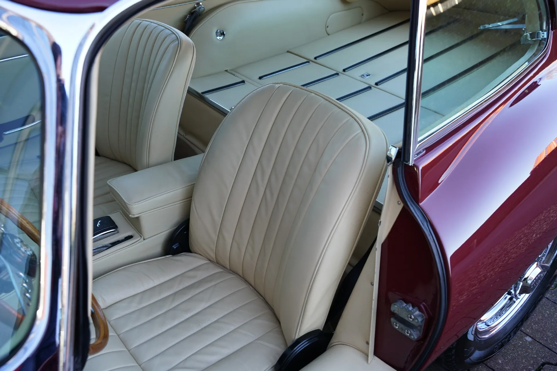 1968 Jaguar E-Type Series 1.5 4.2 Coupé, 8/30