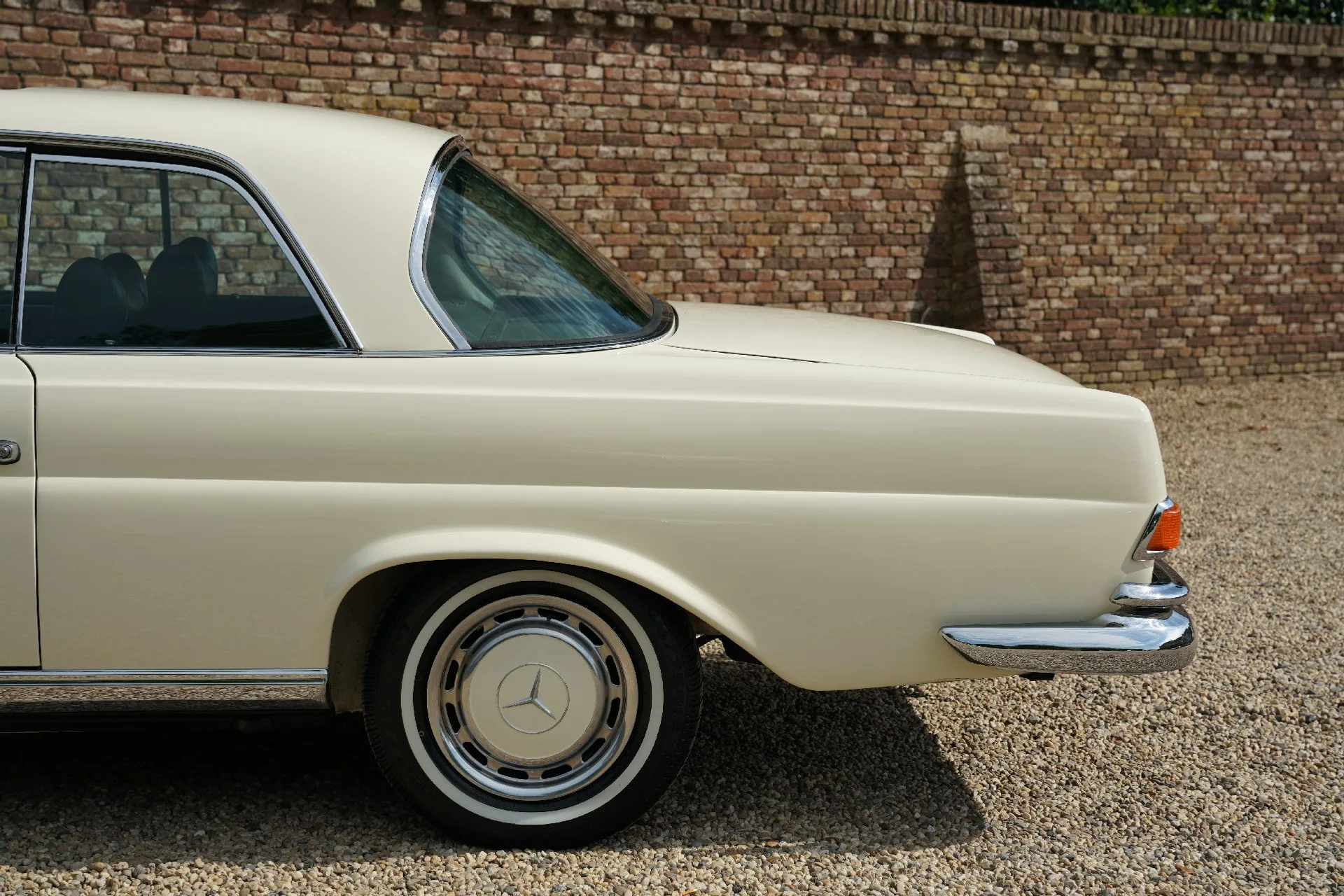 1968 Mercedes-Benz 280 SE Coupé, 10/30
