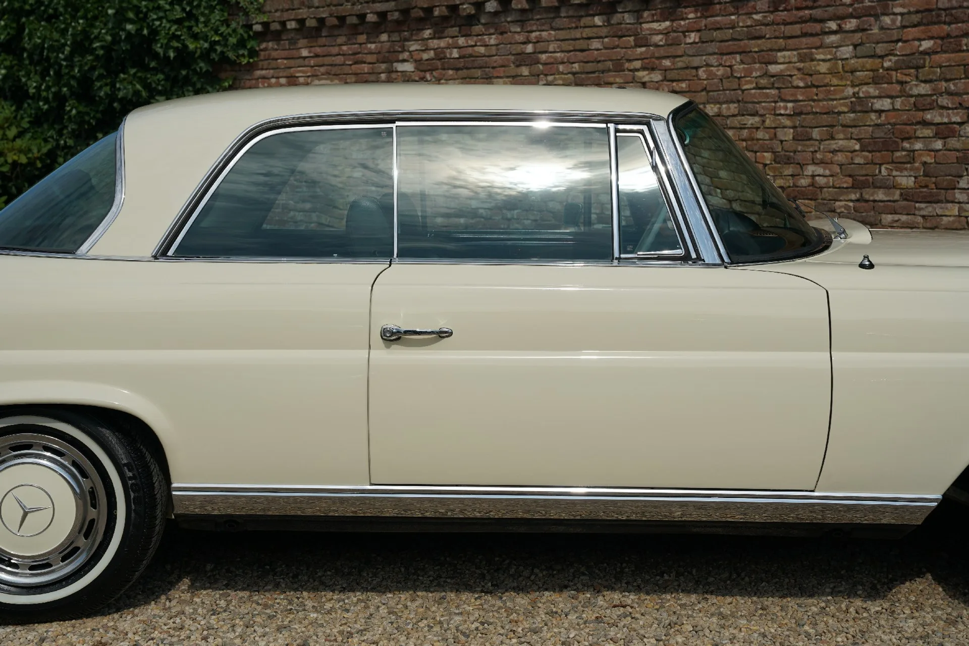 1968 Mercedes-Benz 280 SE Coupé, 17/30