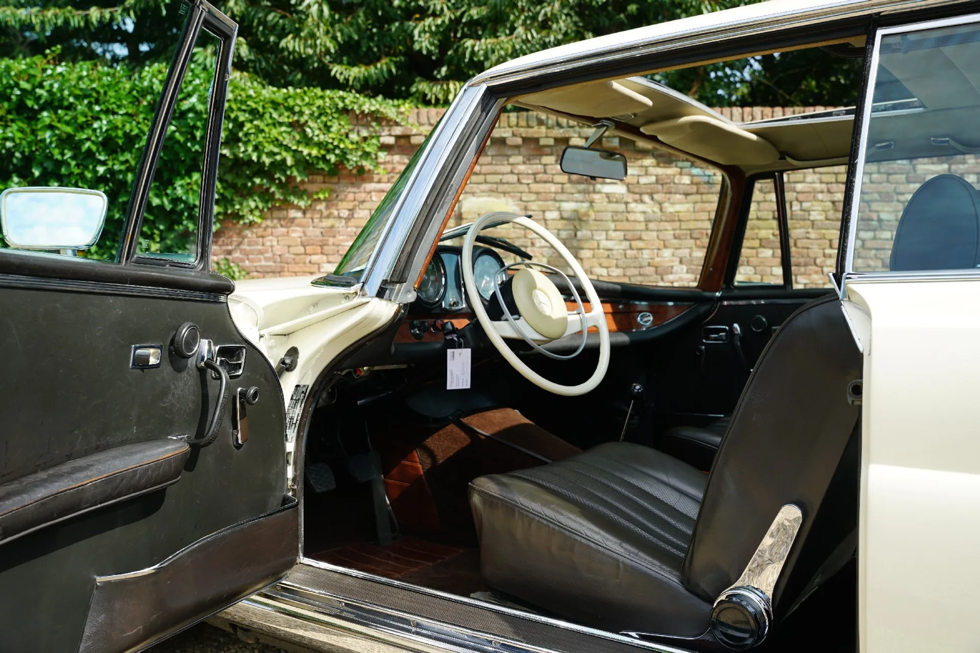 1968 Mercedes-Benz 280 SE Coupé, 20/30