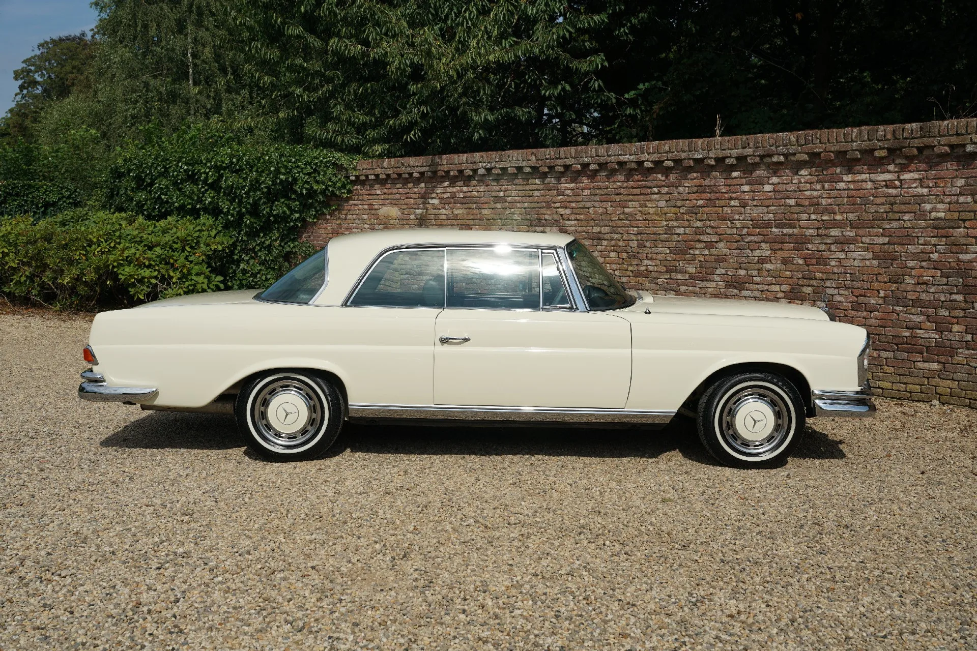 1968 Mercedes-Benz 280 SE Coupé, 23/30