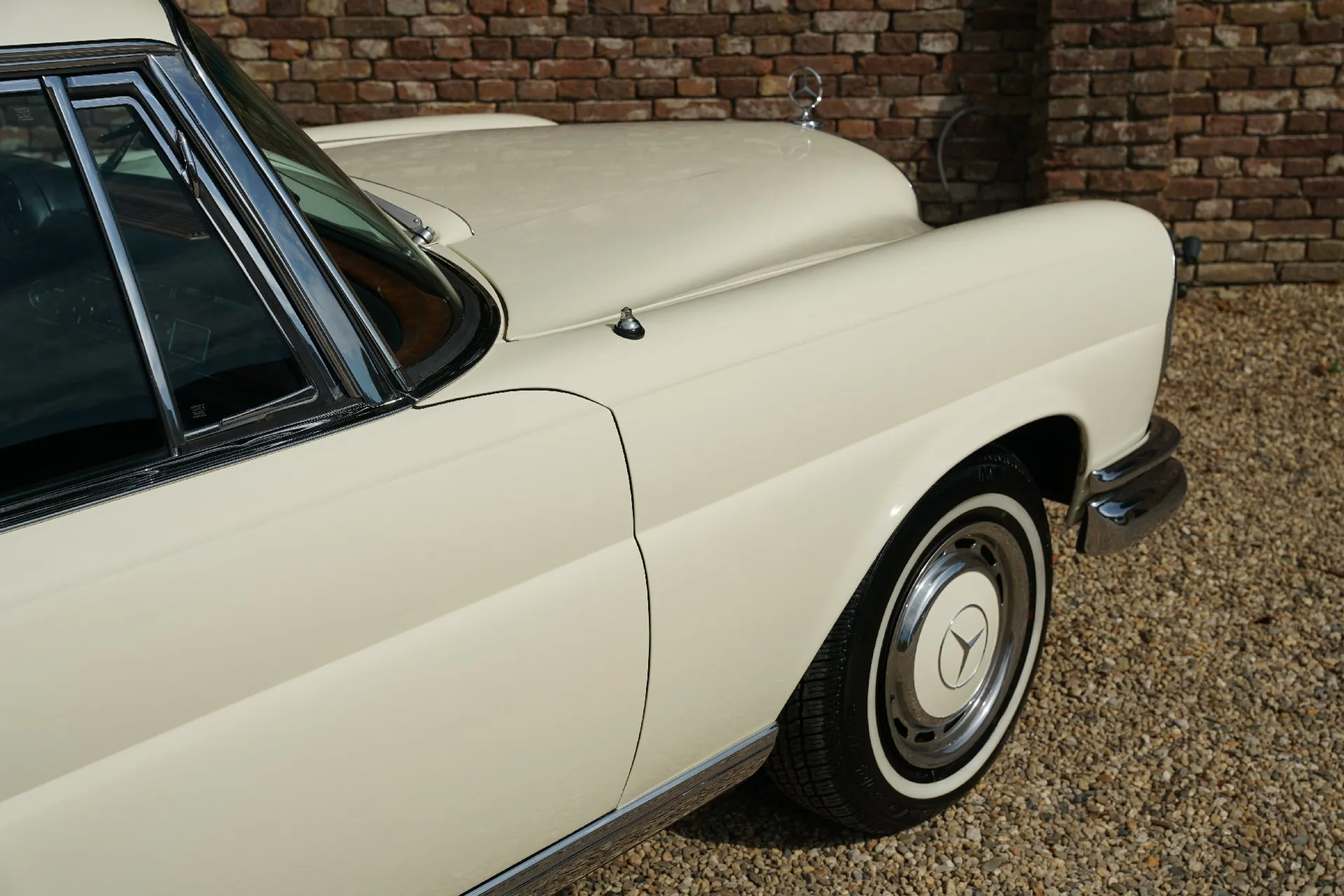 1968 Mercedes-Benz 280 SE Coupé, 25/30