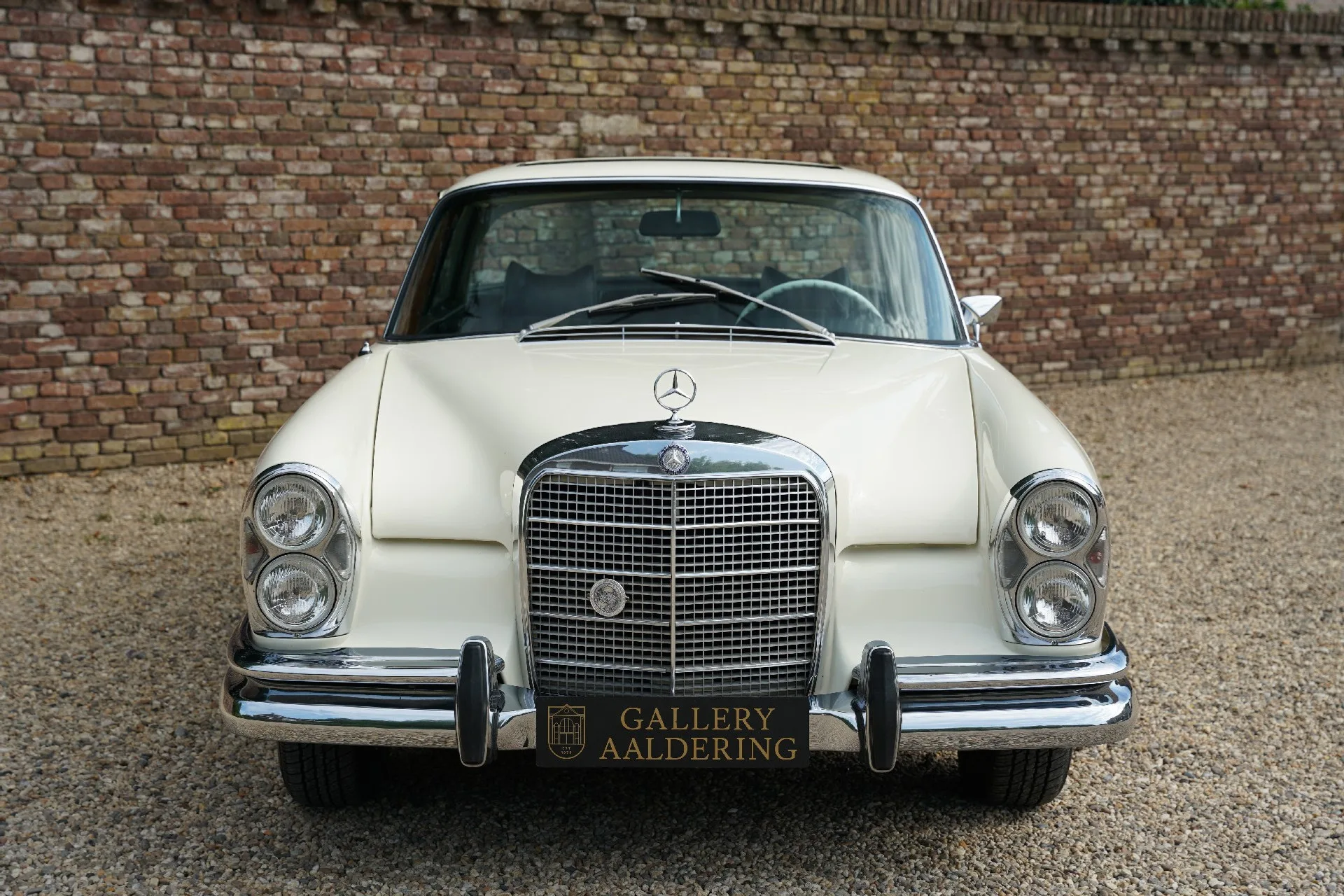 1968 Mercedes-Benz 280 SE Coupé, 26/30