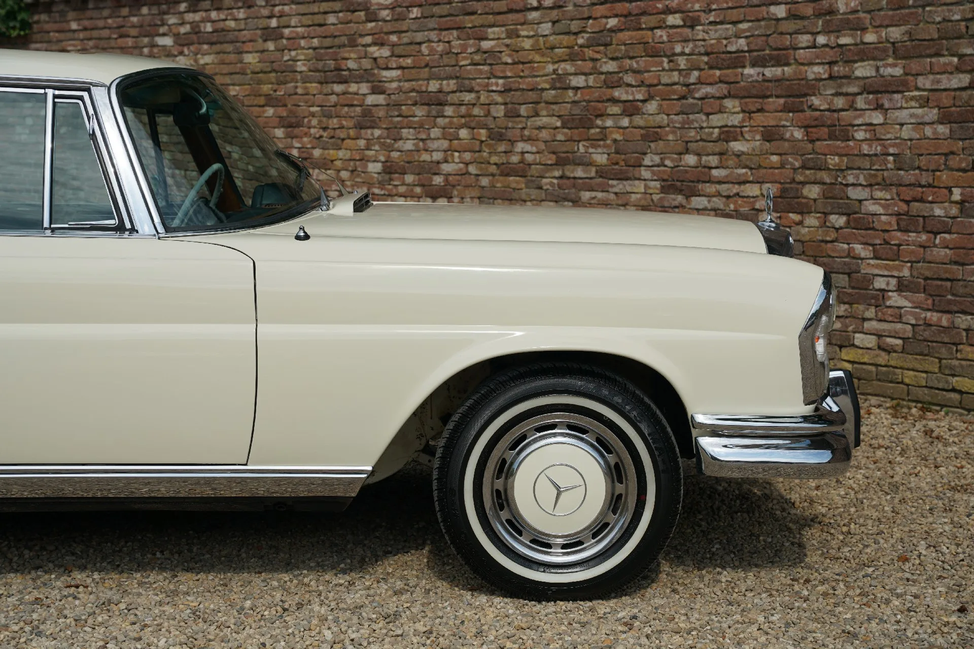 1968 Mercedes-Benz 280 SE Coupé, 29/30