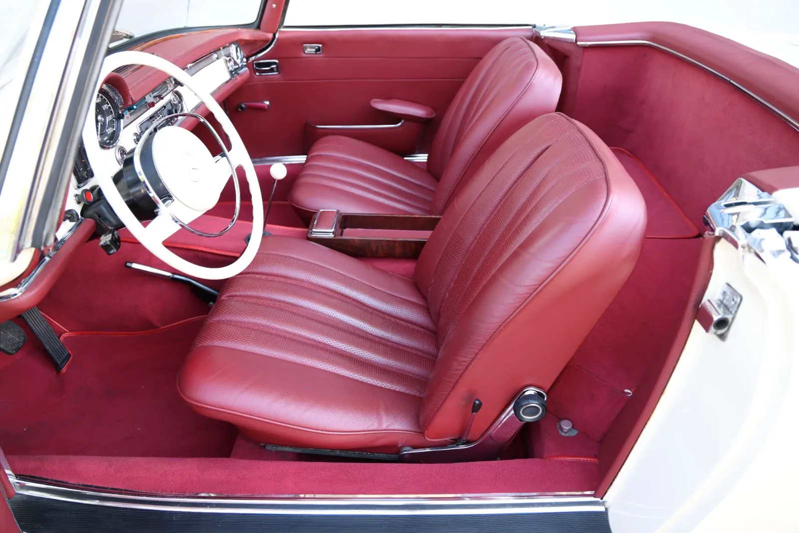 1968 Mercedes-Benz 280 SL, 4/24