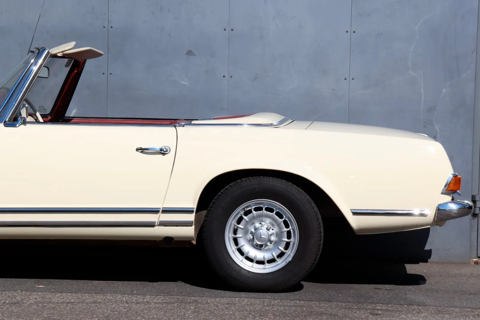 1968 Mercedes-Benz 280 SL, 13/24