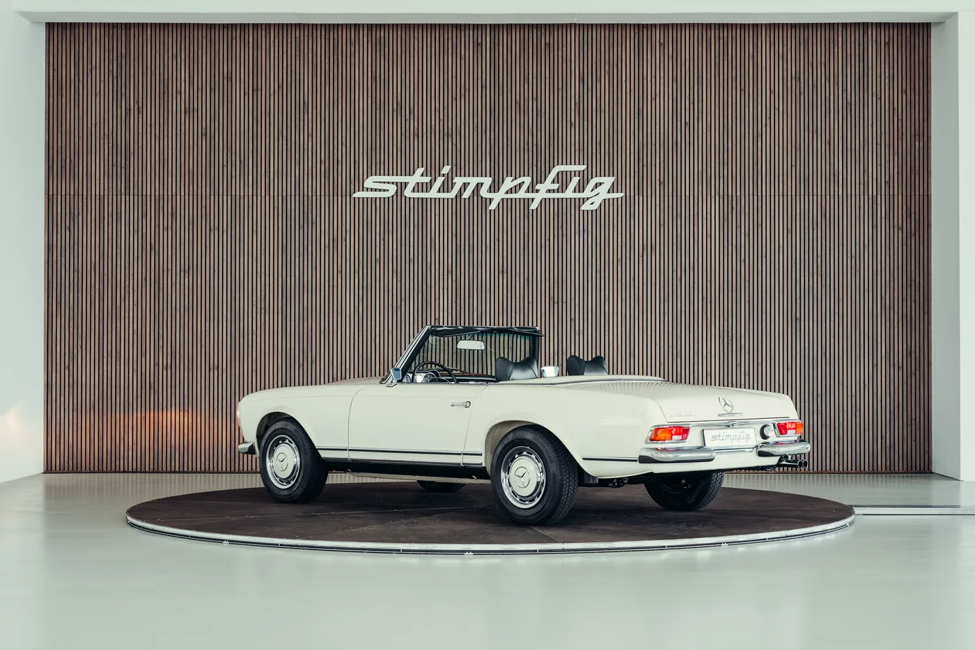 1968 Mercedes-Benz 280 SL Pagoda angeboten von einem Oldtimerspezialisten in Stuttgart, Deutschland, Foto 3 von 25