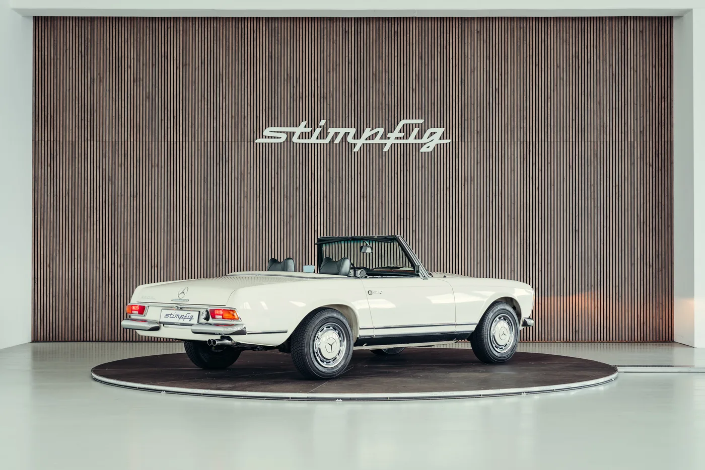 1968 Mercedes-Benz 280 SL Pagoda angeboten von einem Oldtimerspezialisten in Stuttgart, Deutschland, Foto 5 von 25