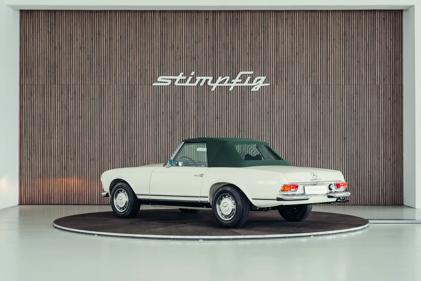 1968 Mercedes-Benz 280 SL Pagoda angeboten von einem Oldtimerspezialisten in Stuttgart, Deutschland, Foto 11 von 25