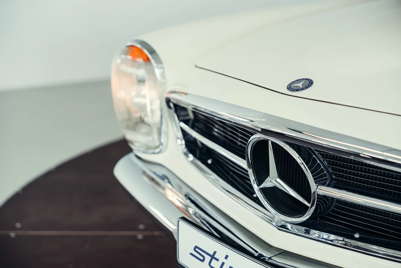 1968 Mercedes-Benz 280 SL Pagoda angeboten von einem Oldtimerspezialisten in Stuttgart, Deutschland, Foto 19 von 25