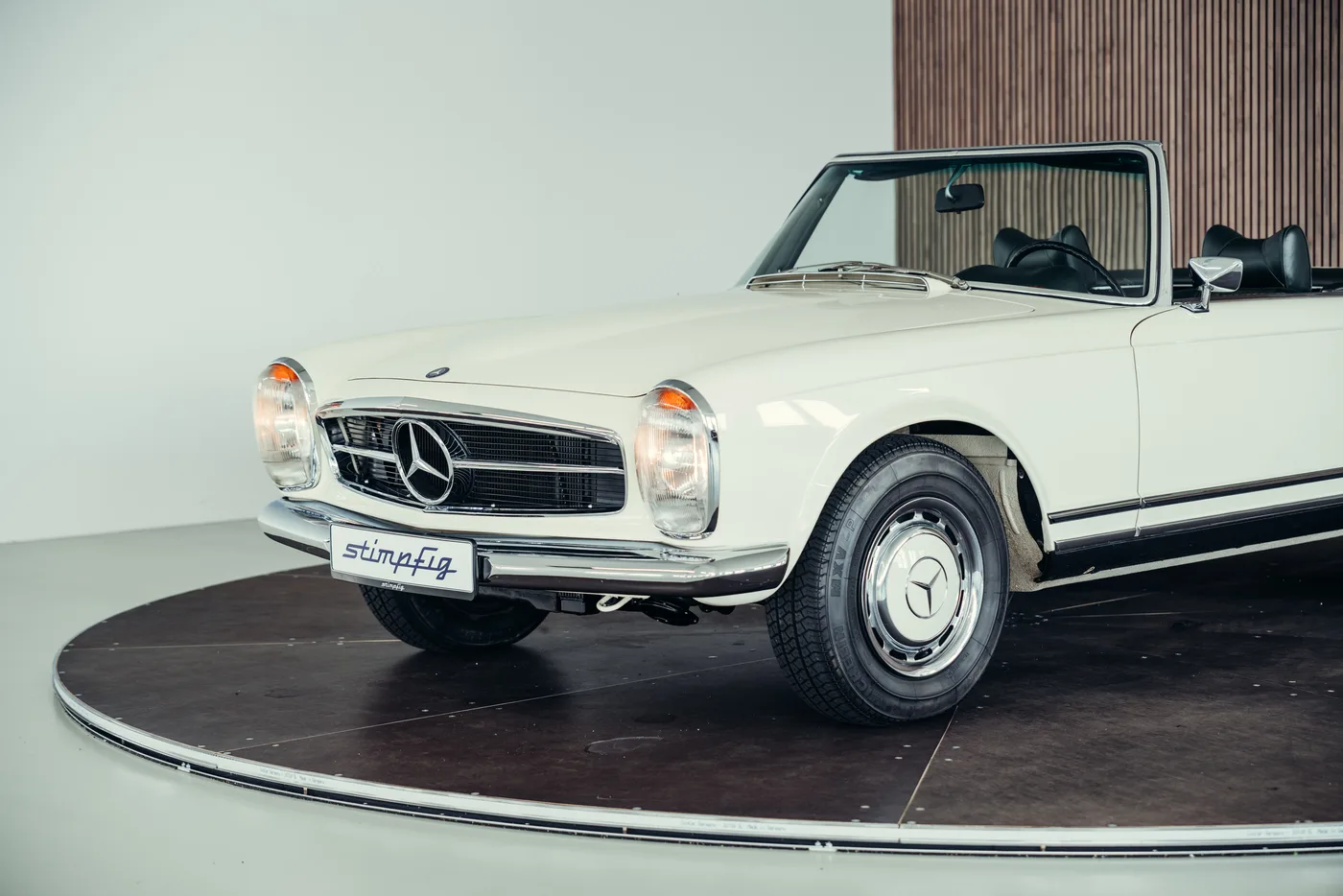 1968 Mercedes-Benz 280 SL Pagoda angeboten von einem Oldtimerspezialisten in Stuttgart, Deutschland, Foto 20 von 25