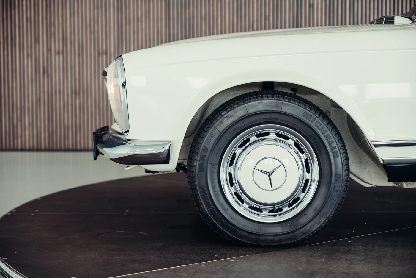 1968 Mercedes-Benz 280 SL Pagoda angeboten von einem Oldtimerspezialisten in Stuttgart, Deutschland, Foto 25 von 25