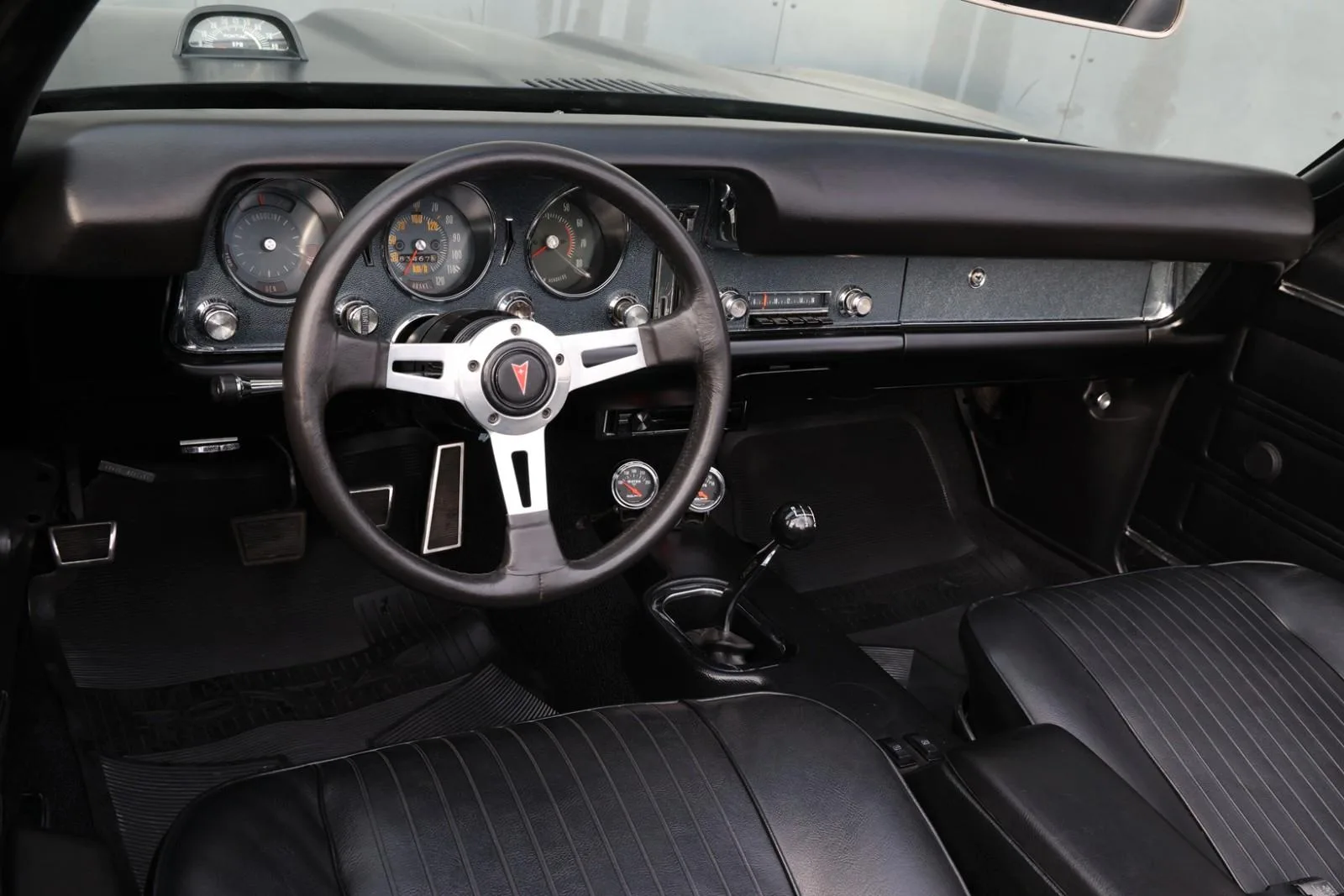 1968 Pontiac GTO Convertible, 18/24