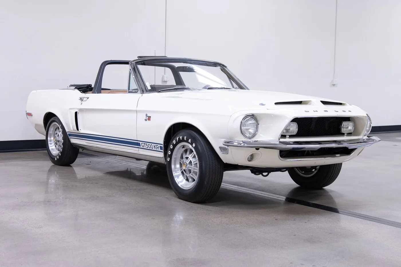 1968 Shelby Mustang GT500KR sold by a specialist dealer in Costa Mesa, United States, photo 2 of 15