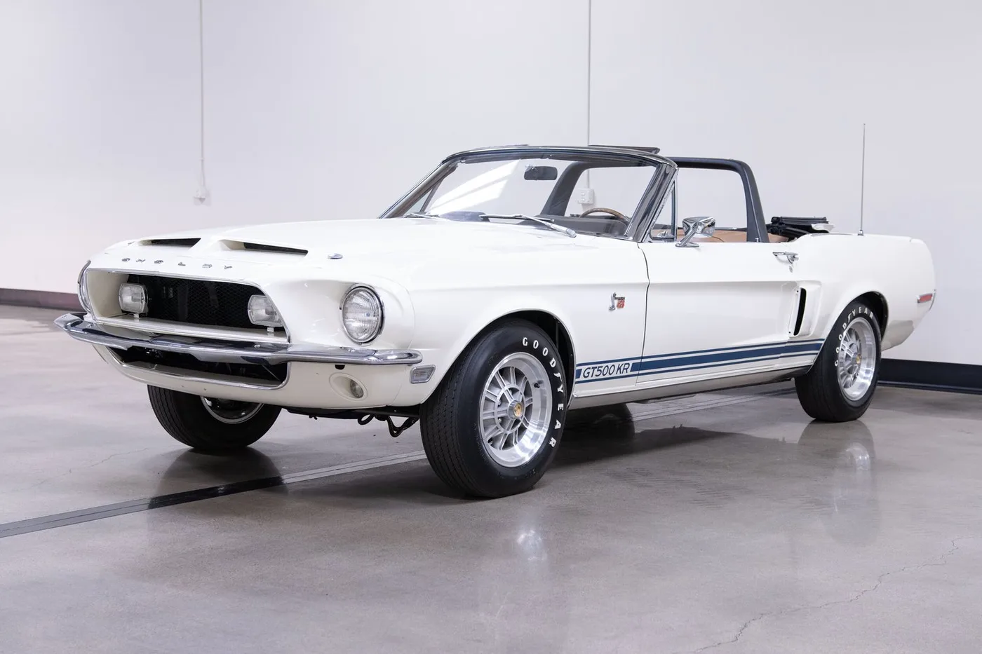 1968 Shelby Mustang GT500KR sold by a specialist dealer in Costa Mesa, United States, photo 4 of 15