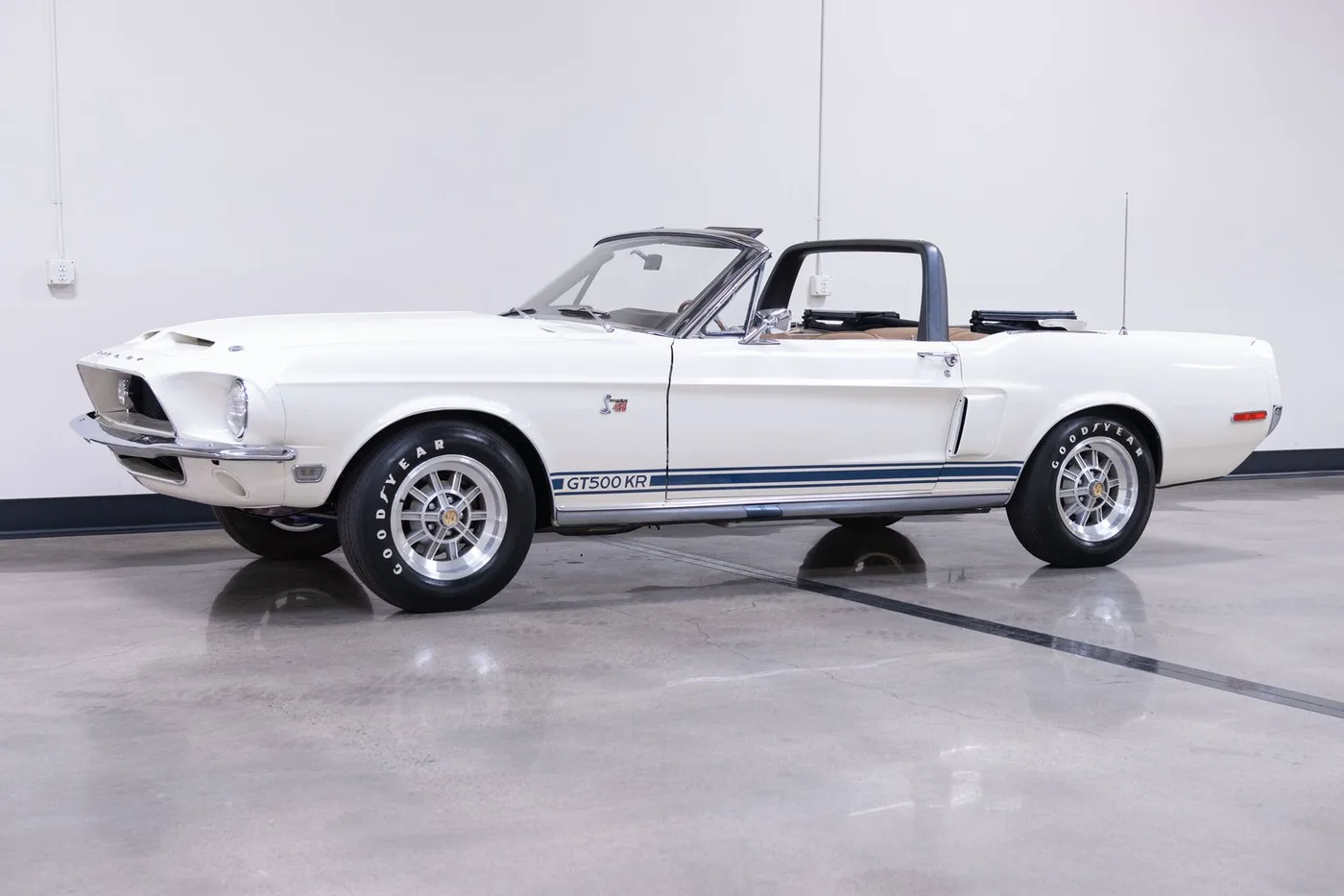 1968 Shelby Mustang GT500KR sold by a specialist dealer in Costa Mesa, United States, photo 5 of 15