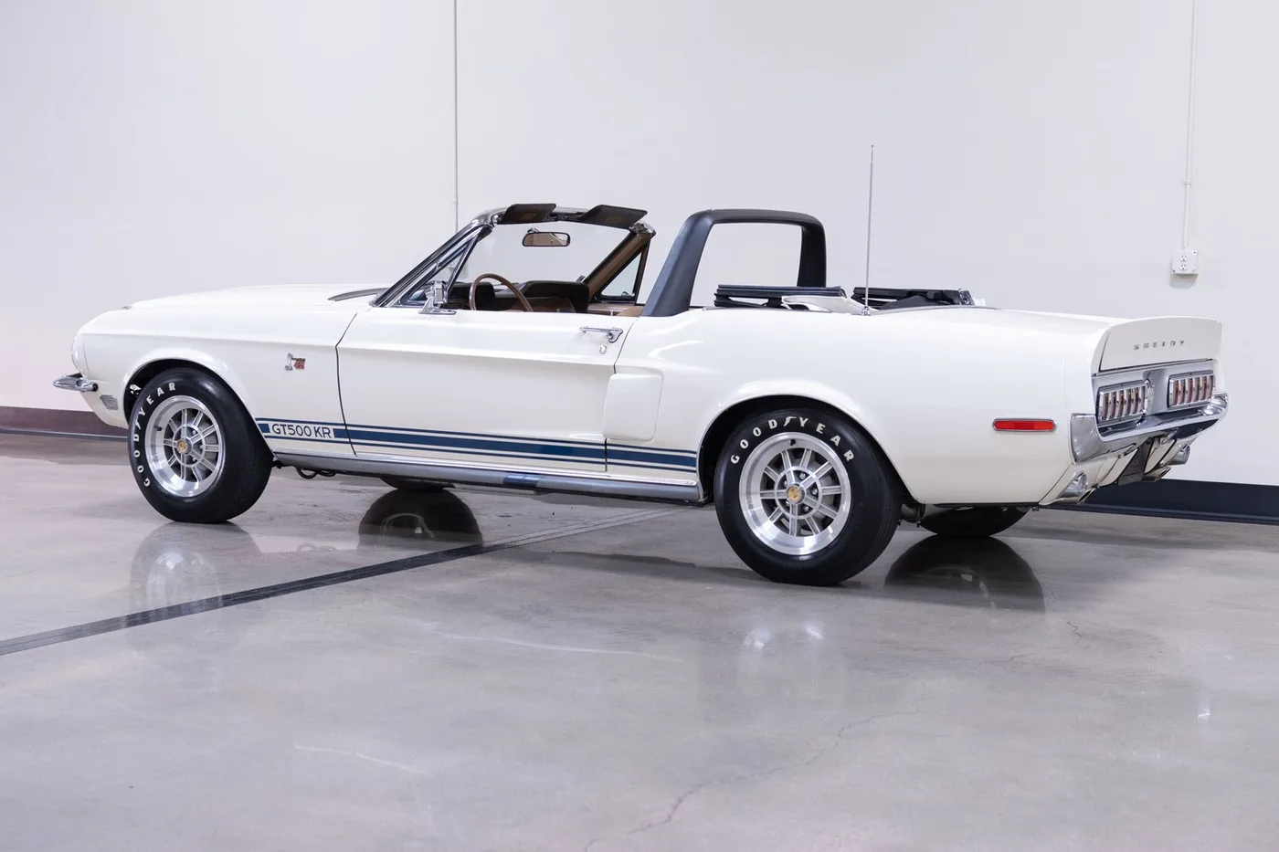 1968 Shelby Mustang GT500KR sold by a specialist dealer in Costa Mesa, United States, photo 7 of 15