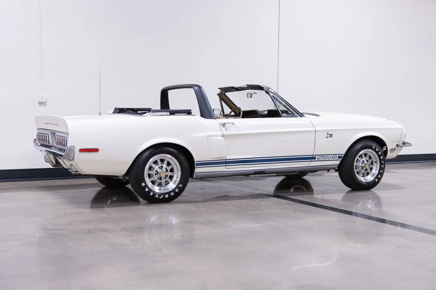 1968 Shelby Mustang GT500KR sold by a specialist dealer in Costa Mesa, United States, photo 8 of 15
