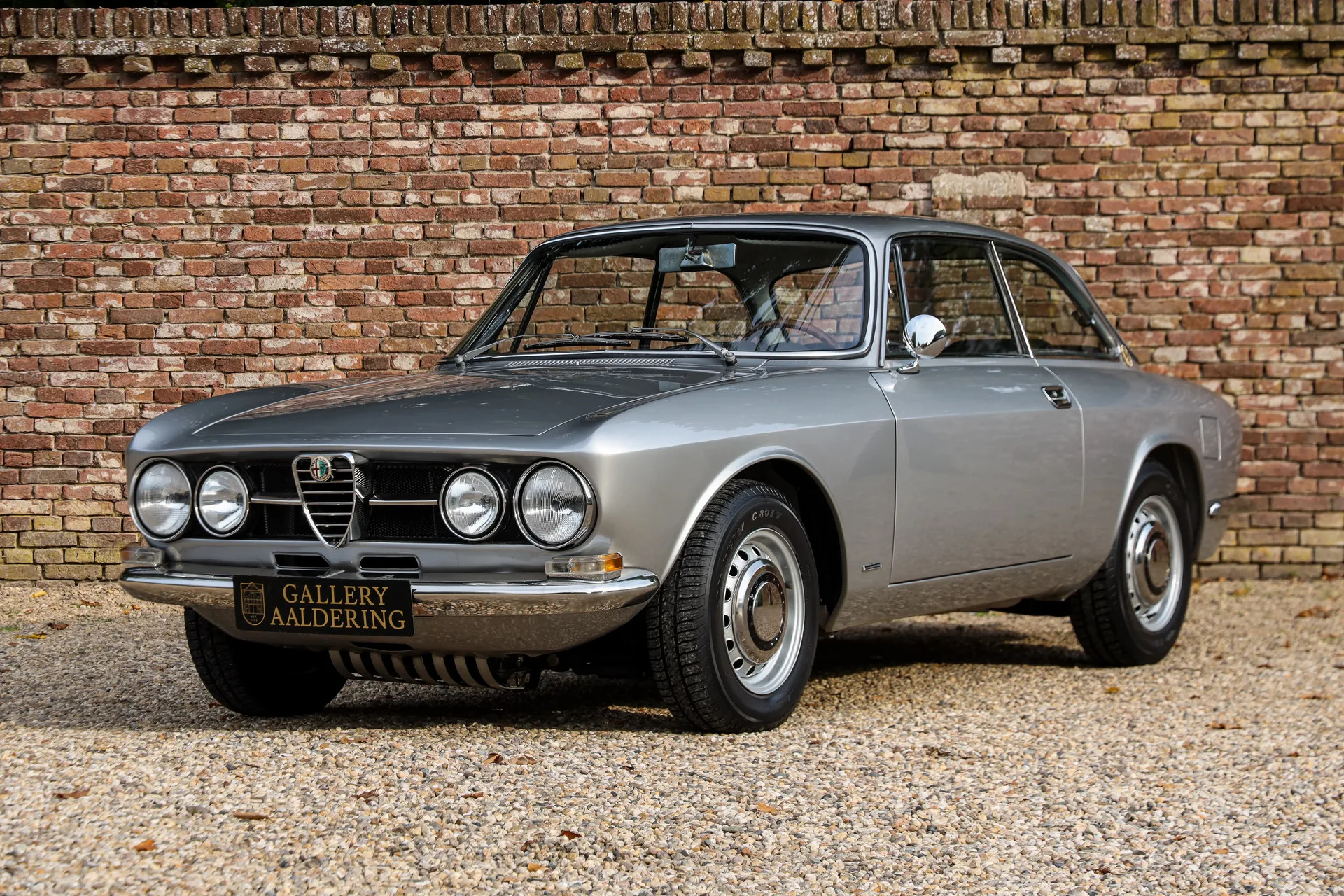 1969 Alfa Romeo 1750 GTV Bertone offered by a specialist dealer in Brummen, Netherlands, main photo