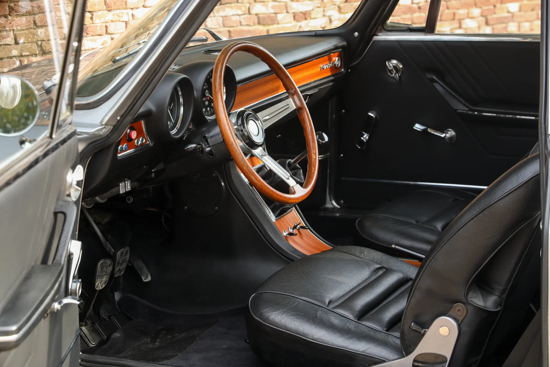 1969 Alfa Romeo 1750 GTV Bertone, 3/30