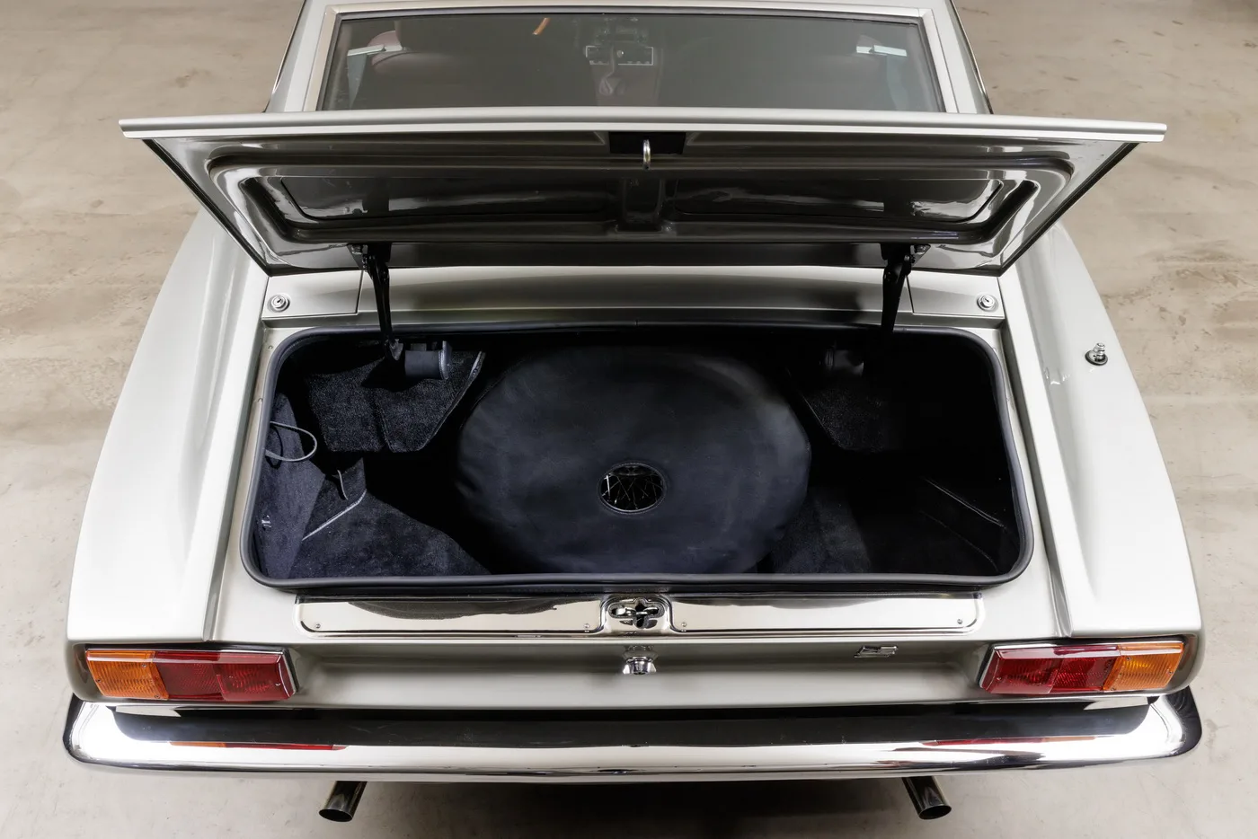 1969 Aston Martin DBS Vantage, 12/30