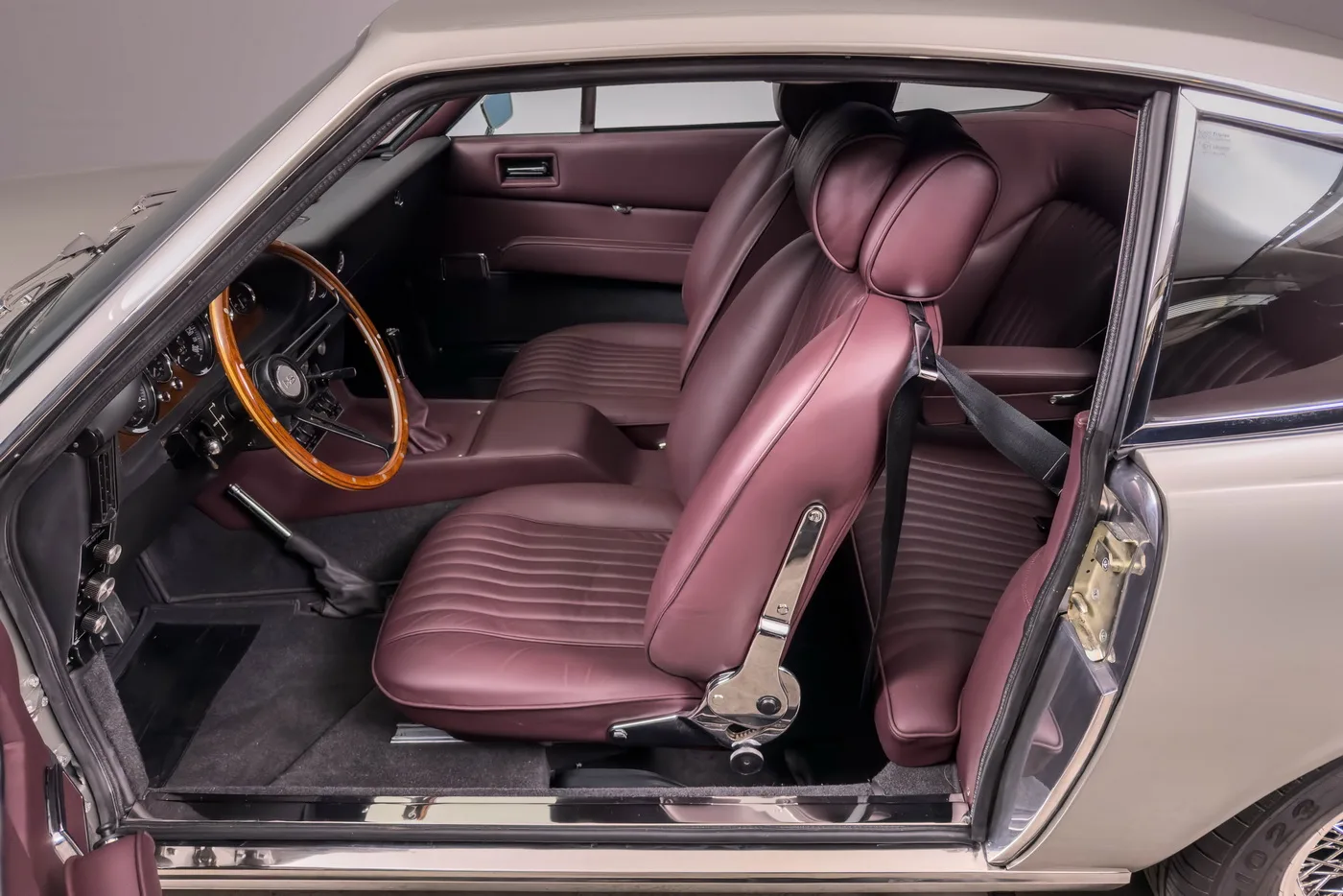 1969 Aston Martin DBS Vantage, 18/30