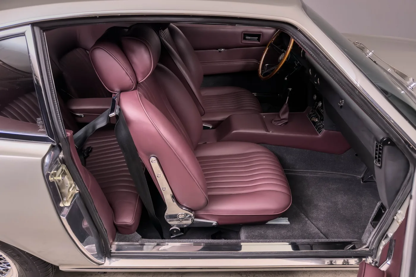 1969 Aston Martin DBS Vantage, 20/30