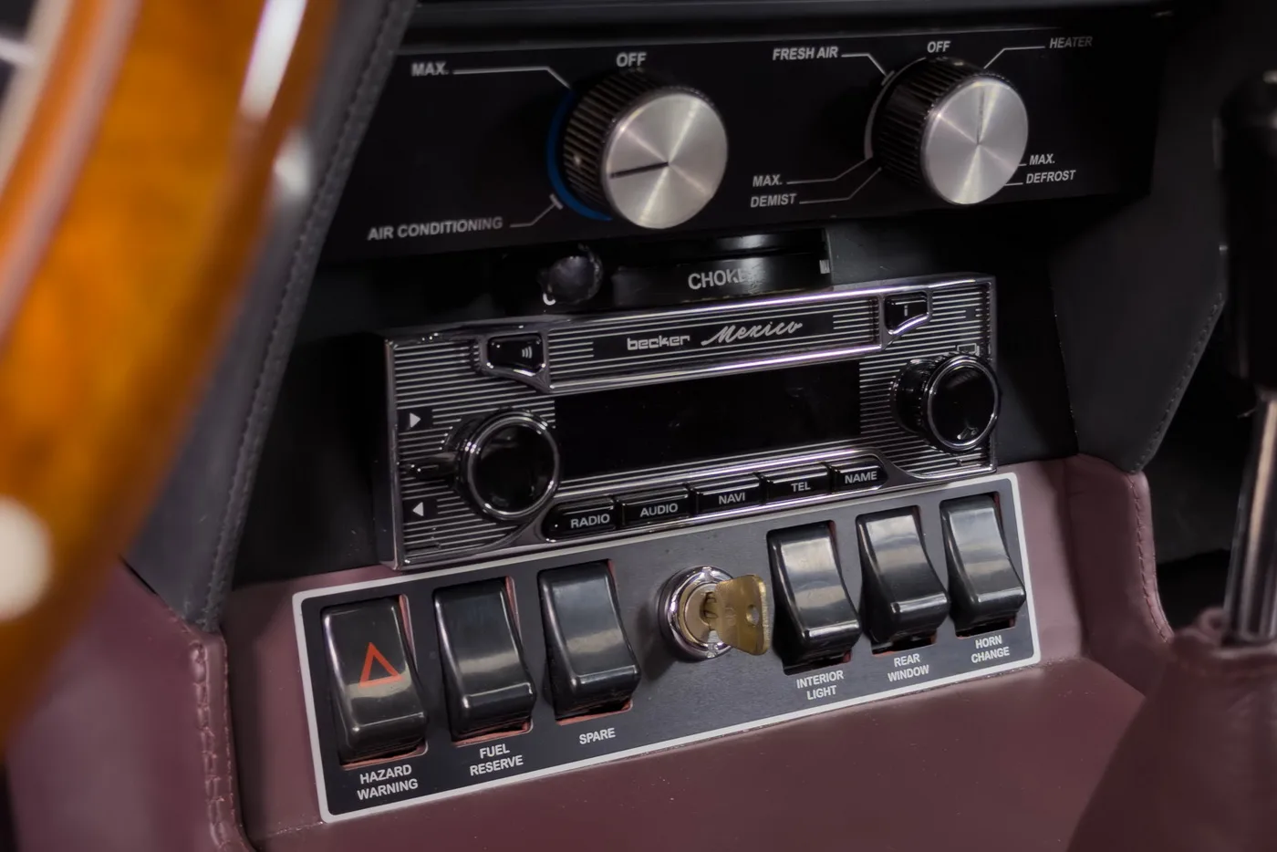 1969 Aston Martin DBS Vantage, 25/30